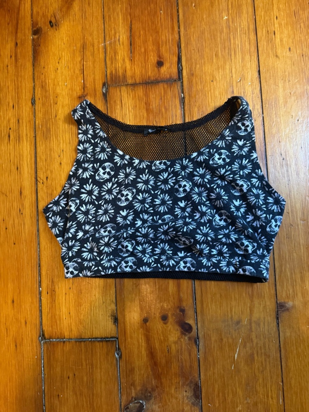 Skull and Daisy cropped top